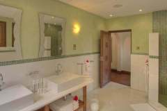 Almanara-resort-bathroom