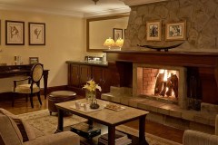 Fairmont-Mount-Kenya-swafari-Club__William-Holden-Cottage-Living-Room