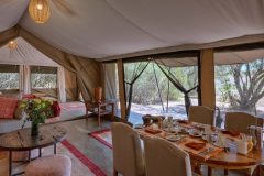 Kicheche-Laikipia-family-suite-dining-area