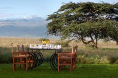 Lewa-house-breakfast-overlooking-Mt-Kenya
